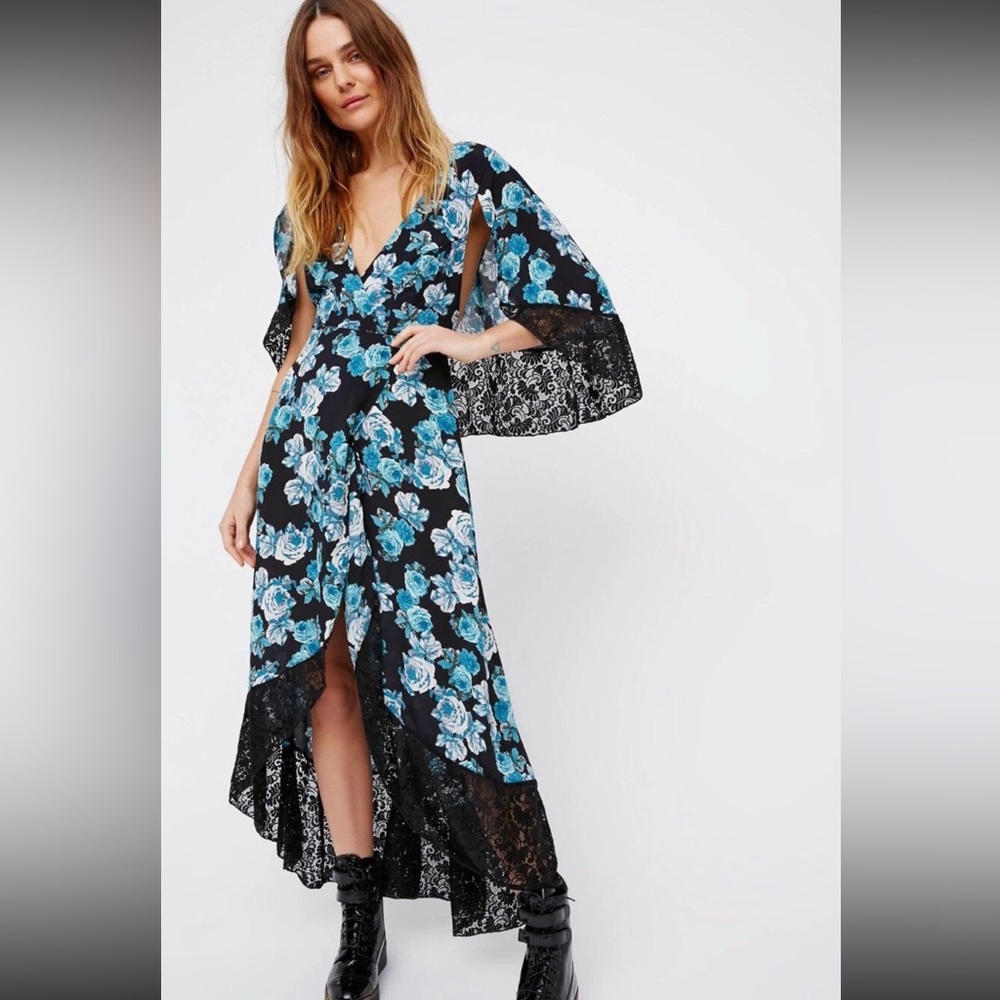 NWOT $250 Free People Midnight Garden Cape Maxi Dress Size 2 Floral Lace Z207-12